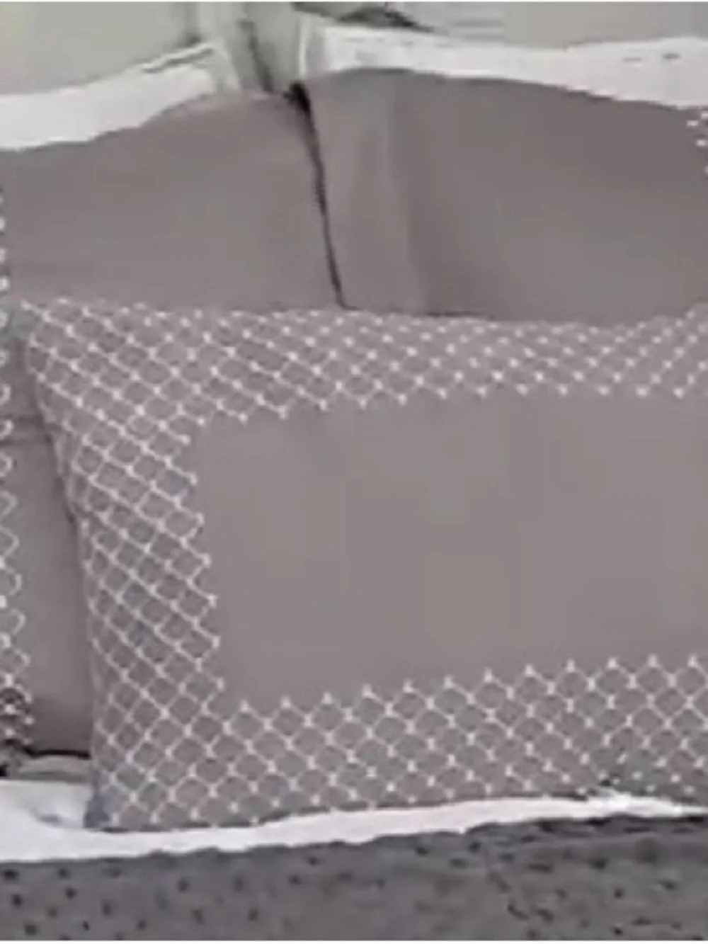 5-Pc Cal King Bedding Set Smoky Gray Jacquard Wynne Comforter Sham Skirt Pillow